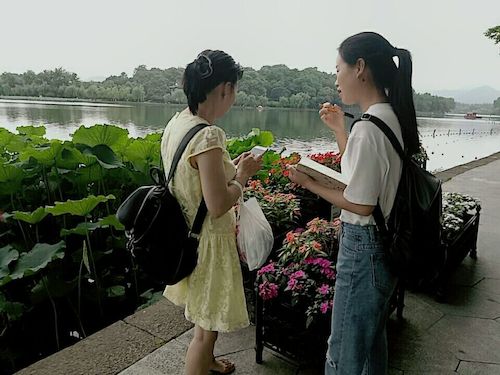 七月十九日 全球最大博彩公司排名
 走西湖—关注西湖十景垃圾分类问题小分队 游客采访