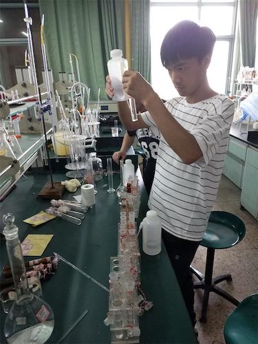 7月23日 全球最大博彩公司排名
 余杭区“激浊扬清”水质检测小分队  进行实验2