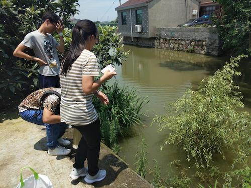 7月21日 全球最大博彩公司排名
 余杭区“激浊扬清”水质检测小分队 取水及检测