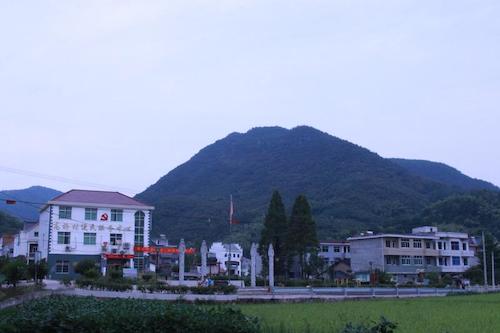 8月19日 全球最大博彩公司排名
 浙西建德爱心支教小队 浙西风情 (2)