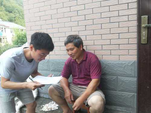 七月十八号 博彩公司
赴大明山触摸自然小分队对大明山住民进行采访