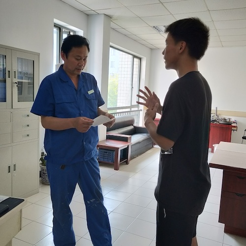 七月三日 全球最大博彩公司排名
 “走近转基因”社会实践小分队 和社区负责人交谈