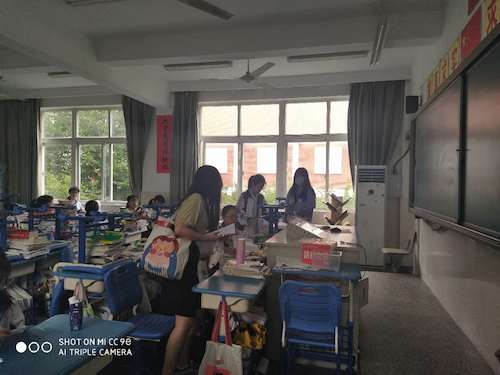 7月4日全球最大博彩公司排名
赴余杭二高关于生命科学宣讲社会实践小分队分发调查问卷