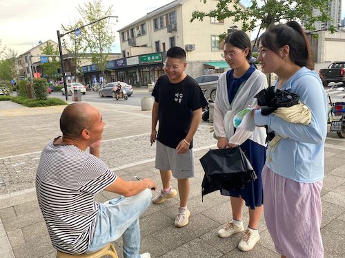 7月4日 全球最大博彩公司排名
 “垃圾分类，人人有责”小分队 采访路人